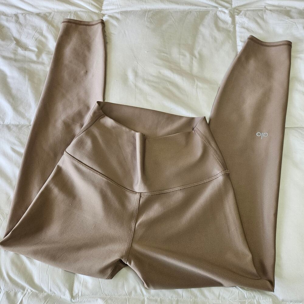 Alo Yoga Airlift High-Waist Leggings - Taupe/Beige, Size S